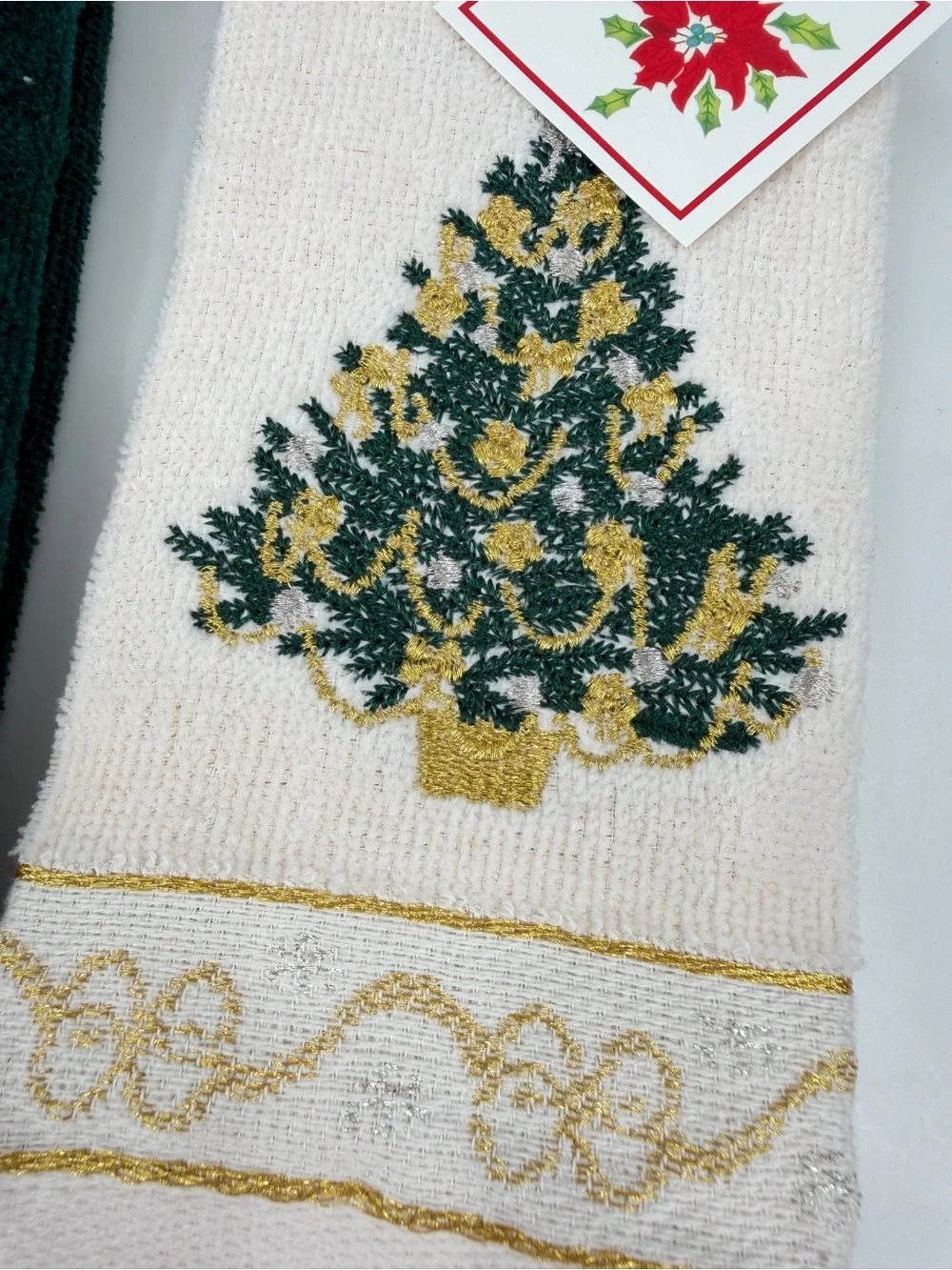 Vintage Linens' N Things Fingertip Kitchen Bath Hand Towels Christmas Holiday